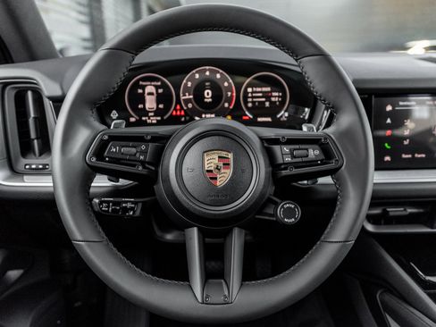 Certified 2025 Porsche Cayenne image 24