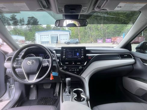 Used 2024 Toyota Camry LE image 7