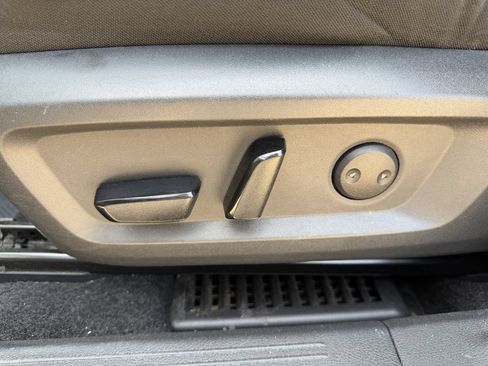 Used 2022 Nissan Rogue SV FWD image 18