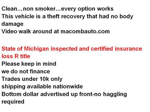 Used 2018 Chrysler Pacifica Touring-L image 2