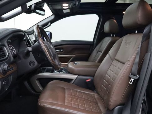 Used 2021 Nissan Titan Platinum Reserve w/ Moonroof Package image 12