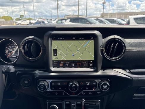 Used 2023 Jeep Gladiator Overland AWD/4WD image 24