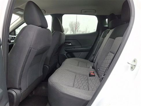 Used 2025 Nissan Kicks SV image 10