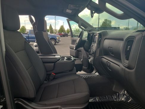 Used 2025 Chevrolet Silverado 1500 Custom Trail Boss w/ LPO, Dark Essentials Package AWD/4WD image 19