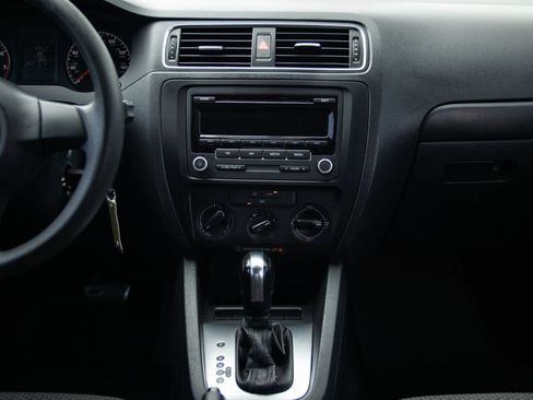 Used 2013 Volkswagen Jetta S FWD image 20