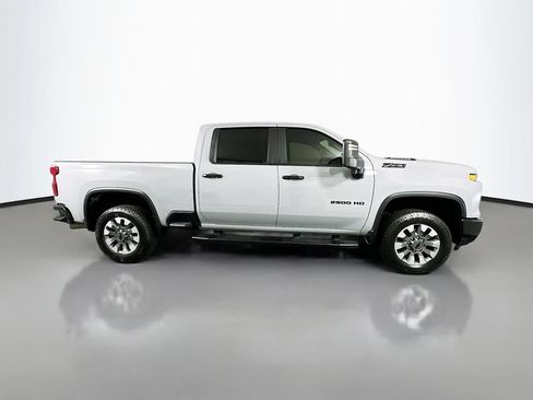Used 2024 Chevrolet Silverado 2500 Custom w/ Custom Value Package AWD/4WD image 4