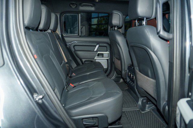Used 2023 Land Rover Defender 130 X-Dynamic SE AWD/4WD image 23