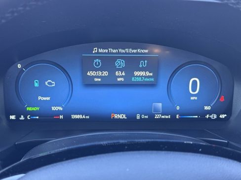 Used 2025 Ford Escape SE w/ PHEV Premium Package image 15