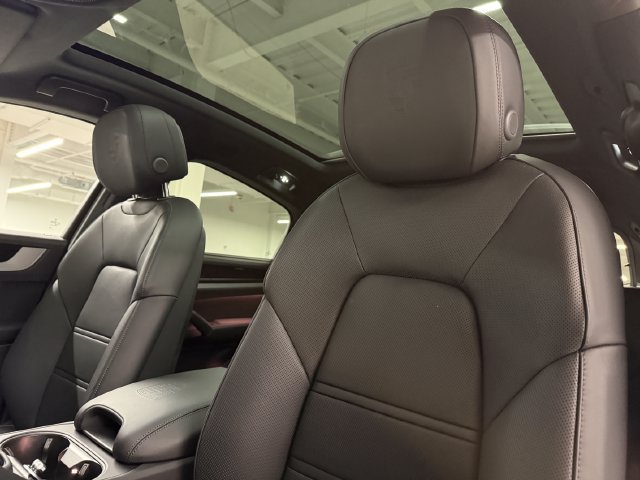 Certified 2026 Porsche Cayenne S AWD/4WD image 30