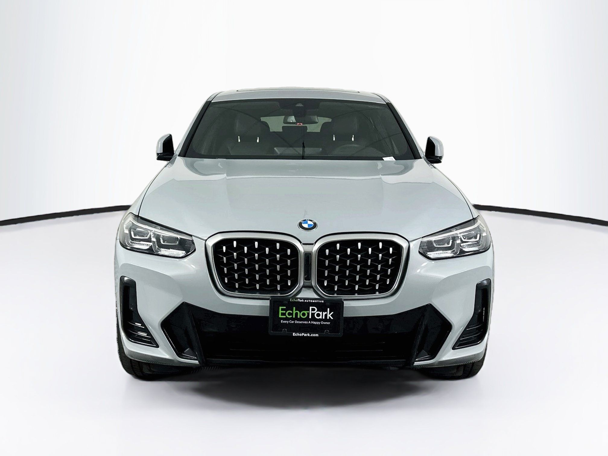 Used 2022 BMW X4 xDrive30i w/ M Sport Package AWD/4WD image 2