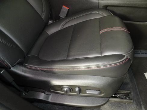 Used 2023 Chevrolet Traverse RS image 85