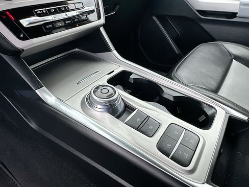 Used 2023 Ford Explorer XLT w/ Equipment Group 202A image 16