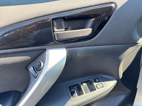 Used 2025 Mitsubishi Eclipse Cross ES image 16