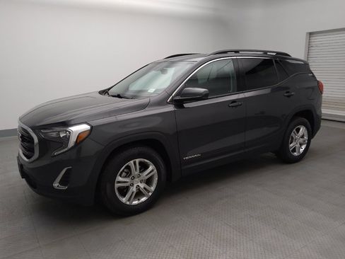 Used 2018 GMC Terrain SLE w/ Driver Convenience Package FWD image 2
