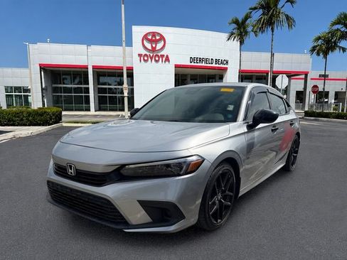 Used 2023 Honda Civic Sport image 3