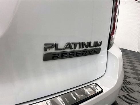 Used 2025 Nissan Armada Platinum Reserve AWD/4WD image 9