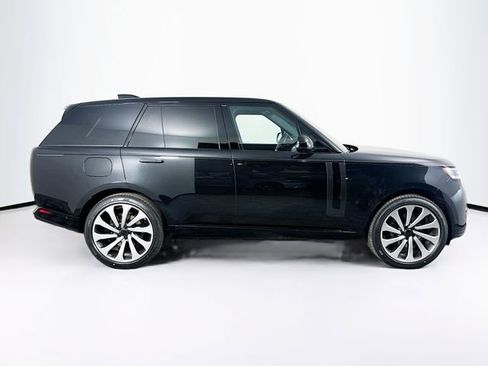 New 2026 Land Rover Range Rover SE image 4