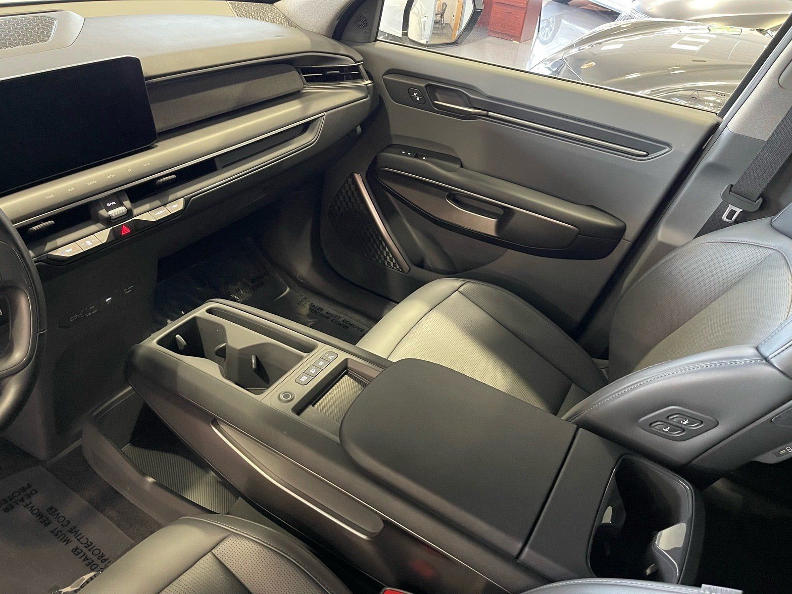 Used 2024 Kia EV9 Light RWD image 26