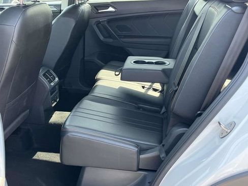 Used 2024 Volkswagen Tiguan SE FWD image 15