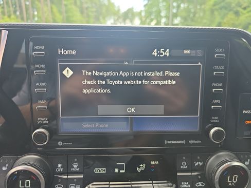 Used 2021 Toyota Highlander XSE FWD image 24