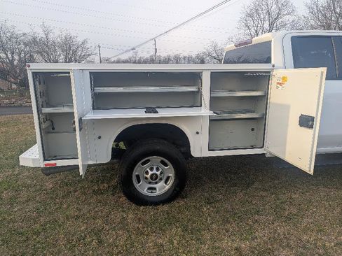 Used 2024 Chevrolet Silverado 2500 W/T w/ WT Convenience Package image 12