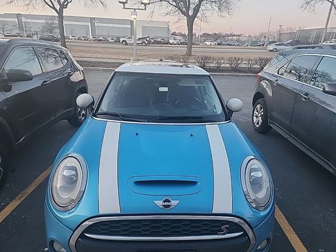 Used 2015 MINI Cooper S image 2