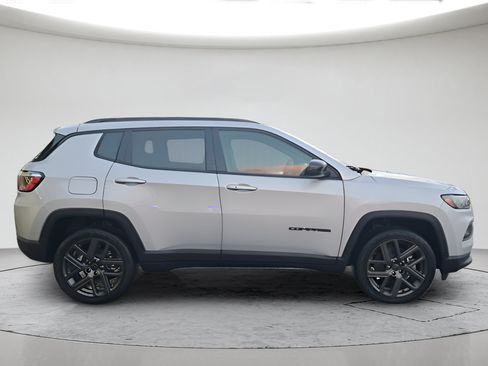 New 2026 Jeep Compass Latitude AWD/4WD image 6