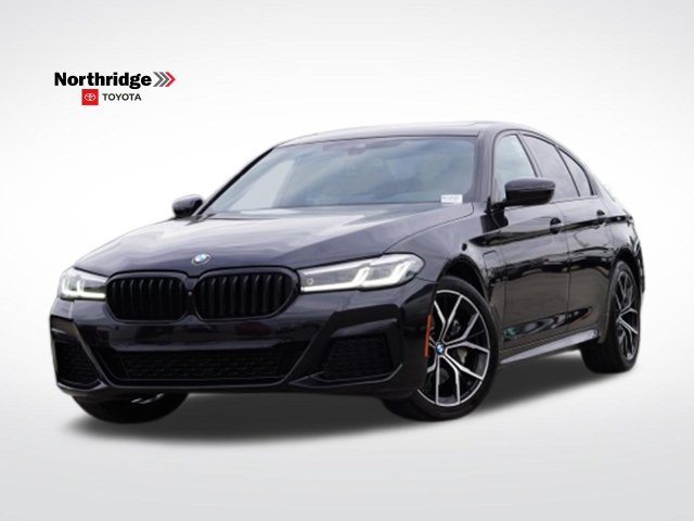 Used 2021 BMW 530e w/ M Sport Package RWD image 1