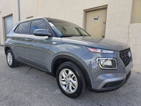 Used 2021 Hyundai Venue SE FWD image 12
