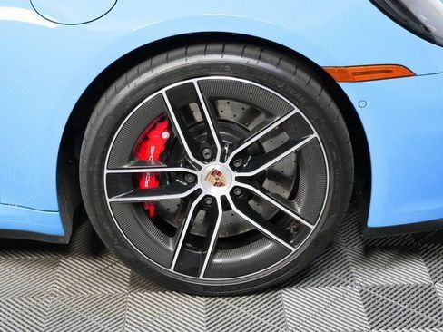 Certified 2025 Porsche 911 Targa 4 GTS AWD/4WD image 38