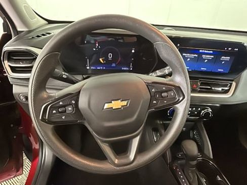 Used 2024 Chevrolet TrailBlazer LT AWD/4WD image 14
