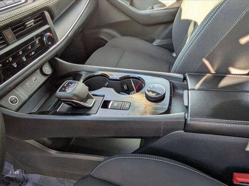 Used 2023 Nissan Rogue S image 17