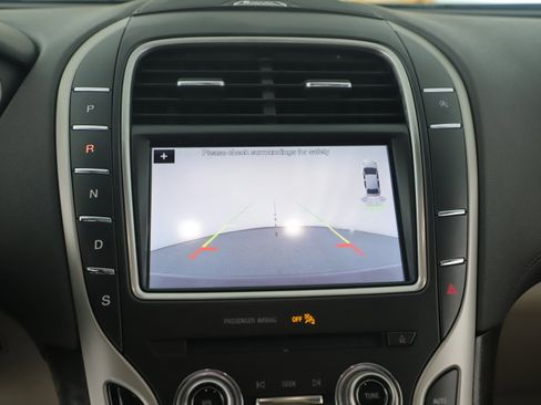 Used 2019 Lincoln Nautilus Reserve image 8