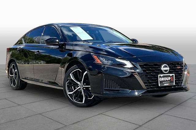 Certified 2025 Nissan Altima 2.5 SR w/ SR Premium Package FWD image 3