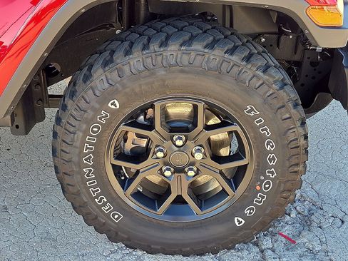 New 2025 Jeep Gladiator Willys image 7