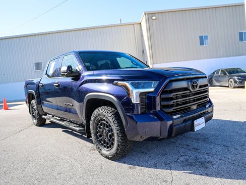Used 2025 Toyota Tundra SR5 AWD/4WD image 5