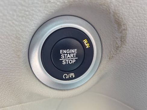 Used 2020 Chrysler Voyager LX FWD image 32
