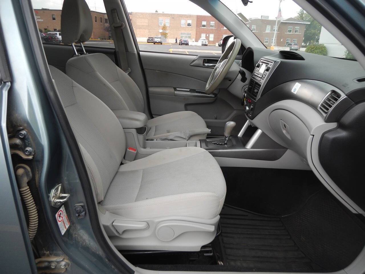 Used 2013 Subaru Forester 2.5X Premium w/ All-Weather Pkg AWD/4WD image 35