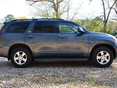 Used 2008 Toyota Sequoia SR5 AWD/4WD image 4