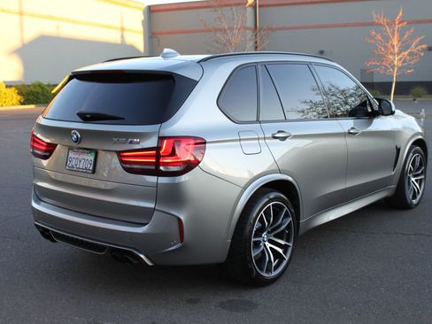 Used 2017 BMW X5 M image 7