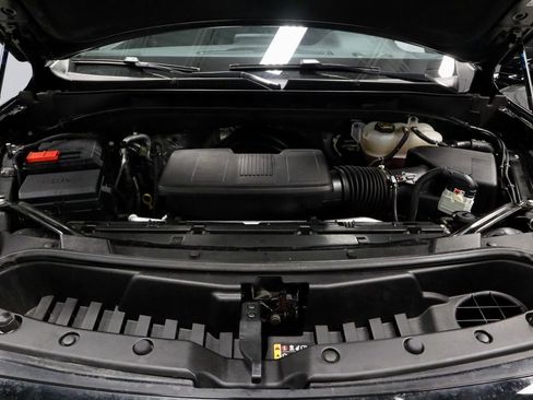 Used 2024 GMC Yukon XL SLE image 16