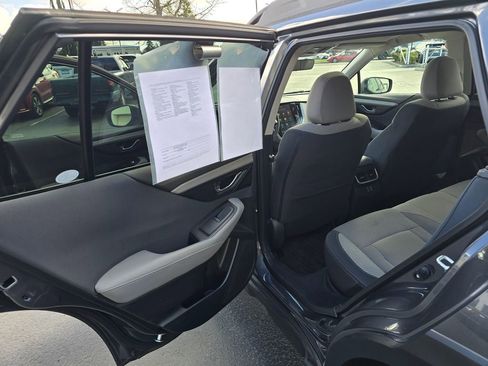 Certified 2025 Subaru Outback Premium image 9
