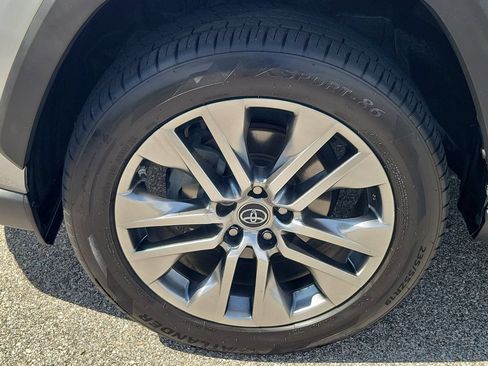 Used 2019 Toyota RAV4 Limited w/ Cold Weather Package FWD image 10