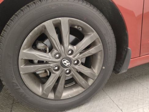 Used 2017 Hyundai Elantra SE image 31