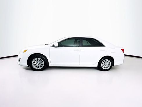 Used 2012 Toyota Camry L image 6