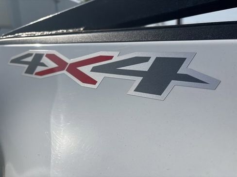 Used 2024 Chevrolet Silverado 3500 LT w/ Convenience Package image 10