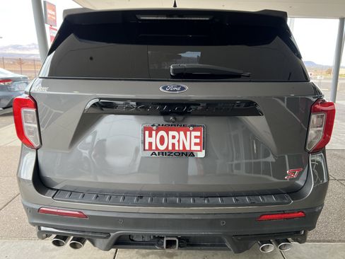 Used 2022 Ford Explorer ST w/ ST Street Pack image 5