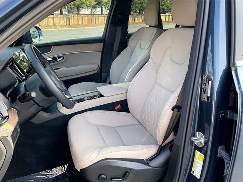 Used 2025 Volvo XC90 B5 Core w/ Protection Package Premier image 28
