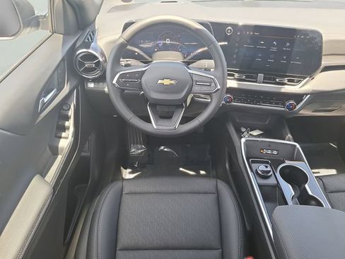New 2026 Chevrolet Equinox LT w/ Convenience Package II FWD image 12