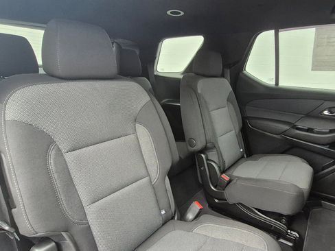 Used 2023 Chevrolet Traverse LT image 21